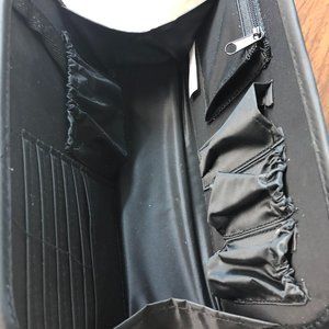 Purse divider/organizer with mixed beauty products